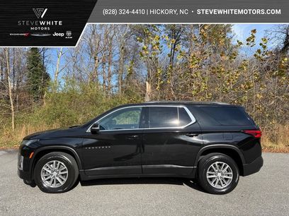 Used 2023 Chevrolet Traverse LT