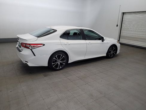 Used 2020 Toyota Camry SE FWD image 10