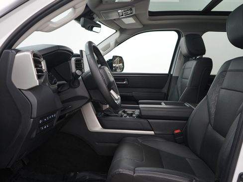 Used 2022 Toyota Tundra Limited AWD/4WD image 18