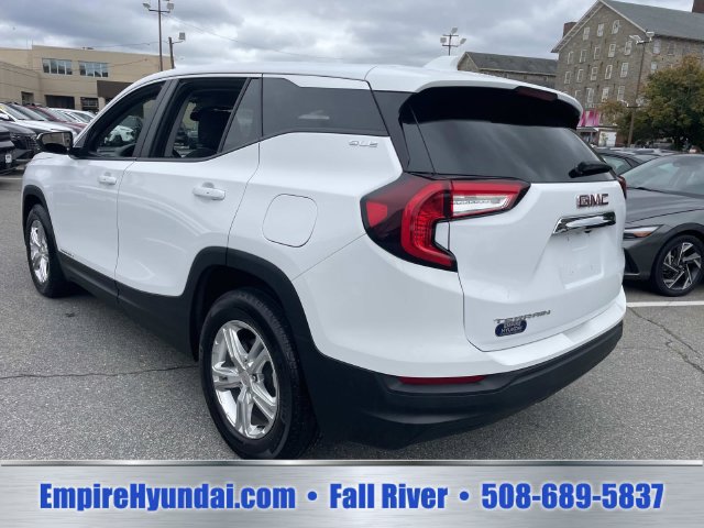 Used 2024 GMC Terrain SLE FWD image 8