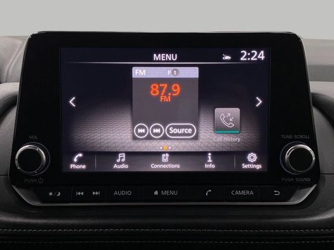 Certified 2025 Nissan Rogue SV image 22