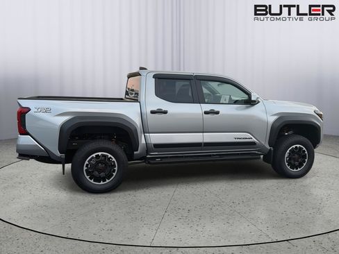 Certified 2026 Toyota Tacoma TRD Off-Road AWD/4WD image 7