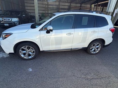 Used 2018 Subaru Forester 2.5i Touring w/ Popular Package #2 AWD/4WD image 5