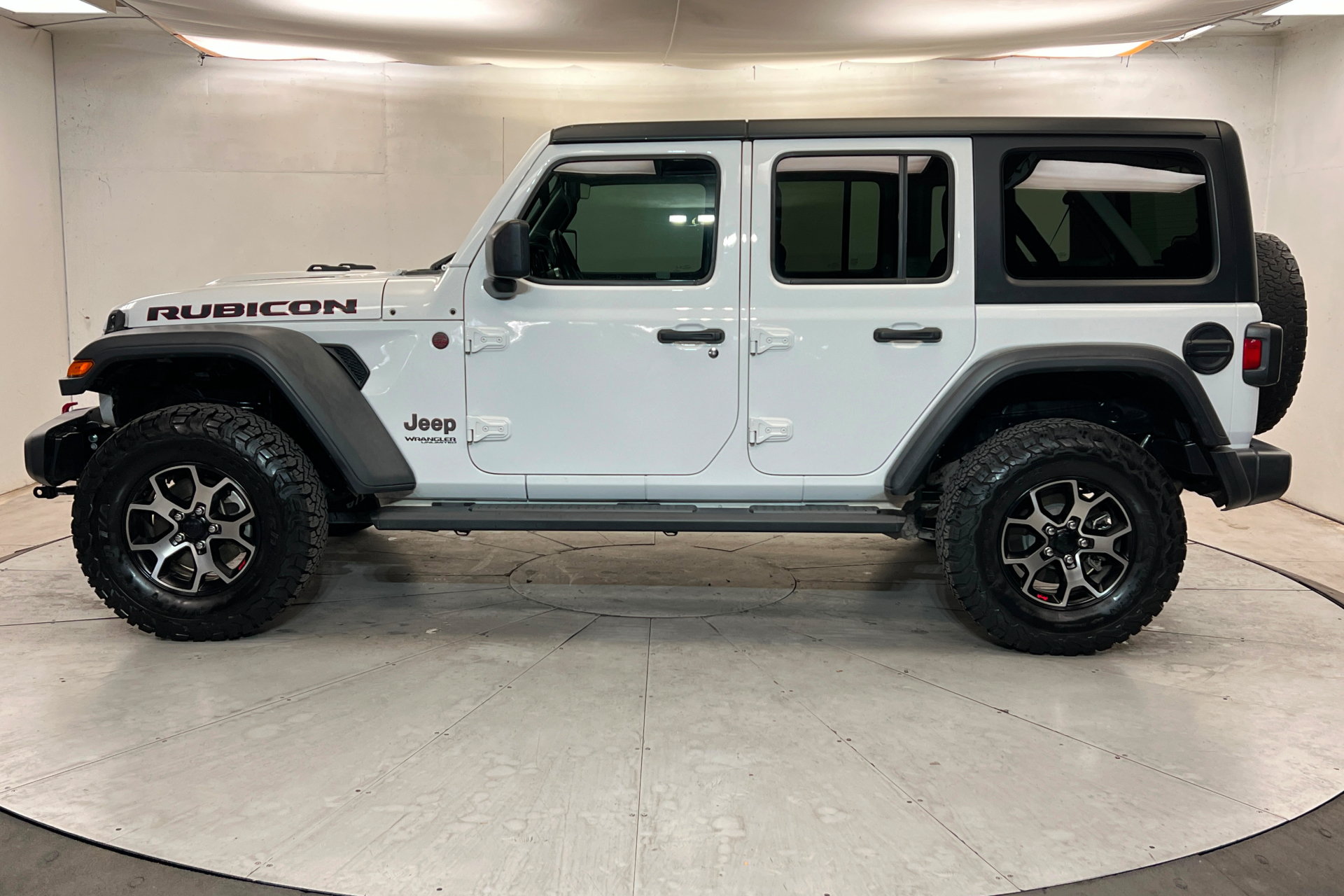 Used 2020 Jeep Wrangler Unlimited Rubicon AWD/4WD image 2