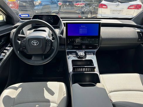 Used 2024 Toyota bZ4X FWD image 18