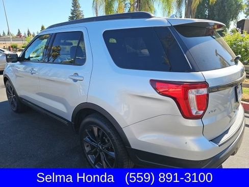 Used 2018 Ford Explorer XLT w/ Equipment Group 202A FWD image 2