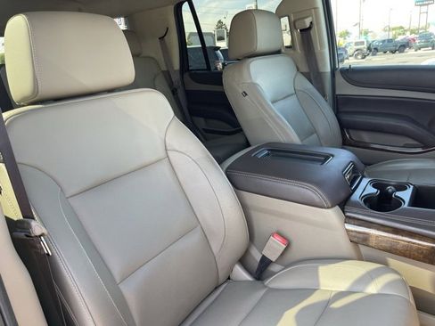 Used 2019 Chevrolet Tahoe LT w/ Luxury Package image 13