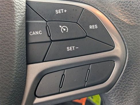 Used 2019 Jeep Cherokee Latitude w/ Popular Appearance Group image 15