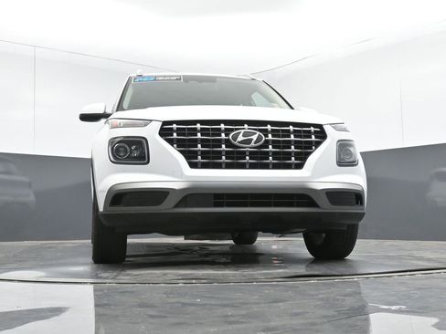 Certified 2024 Hyundai Venue Limited image 44
