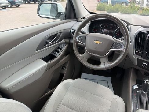 Used 2018 Chevrolet Traverse LT w/ LPO, 'HIT The Road' Package AWD/4WD image 17