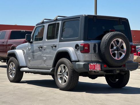 Used 2018 Jeep Wrangler Unlimited Sahara AWD/4WD image 7