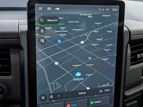 Used 2022 Ford Expedition Limited image 19