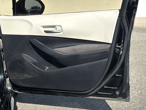 Used 2020 Toyota Corolla LE image 23