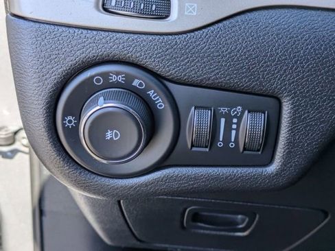 Used 2017 Jeep Cherokee Latitude w/ Safety/Convenience Group image 14