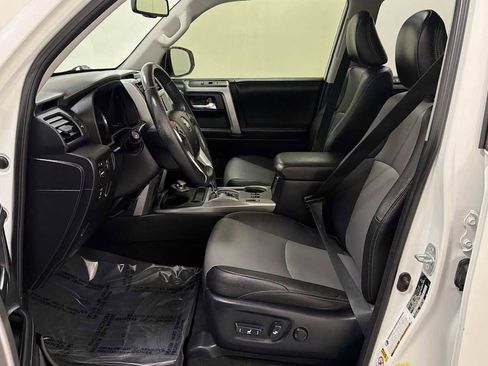 Used 2015 Toyota 4Runner SR5 Premium image 13