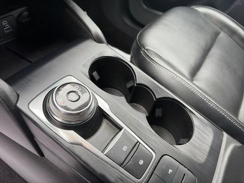 Used 2022 Ford Escape Titanium AWD/4WD image 11