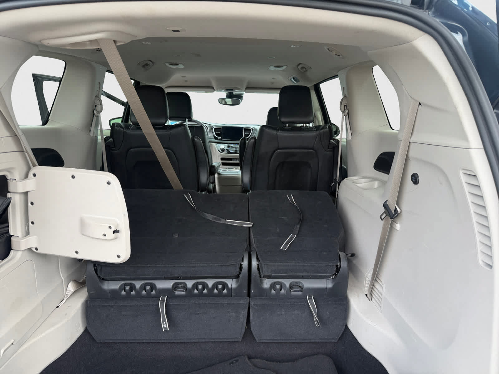 Used 2024 Chrysler Pacifica Limited FWD image 23
