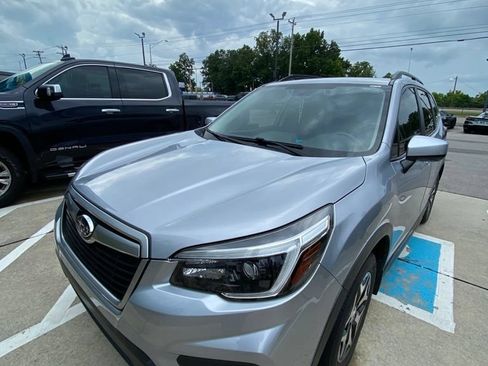 Used 2021 Subaru Forester Premium AWD/4WD image 1