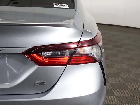 Used 2022 Toyota Camry SE FWD image 12