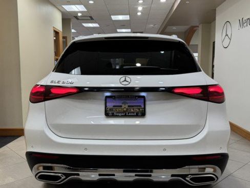 Certified 2025 Mercedes-Benz GLC 300 image 4