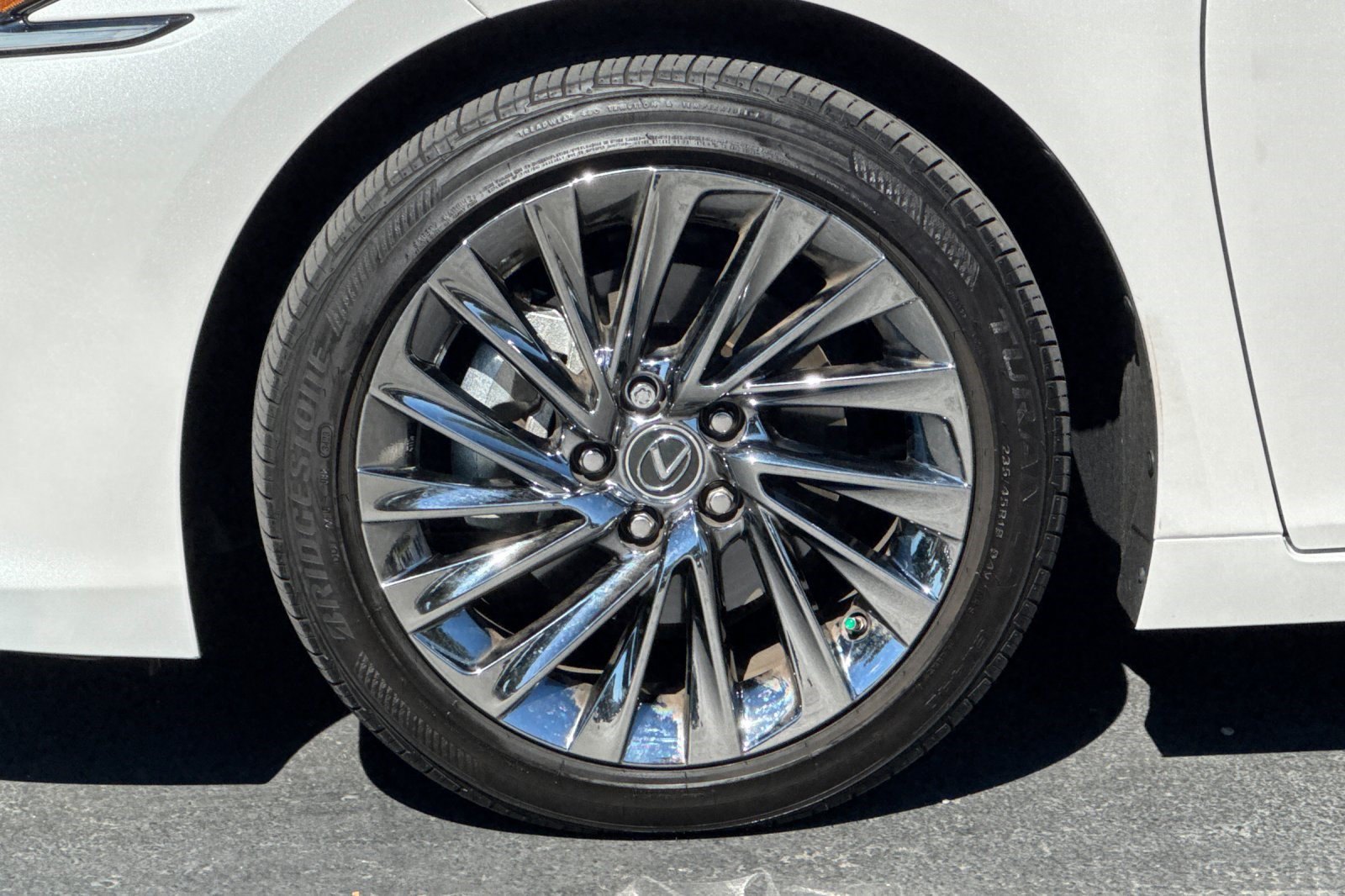Used 2024 Lexus ES 350 w/ Accessory Package (Z2) FWD image 37
