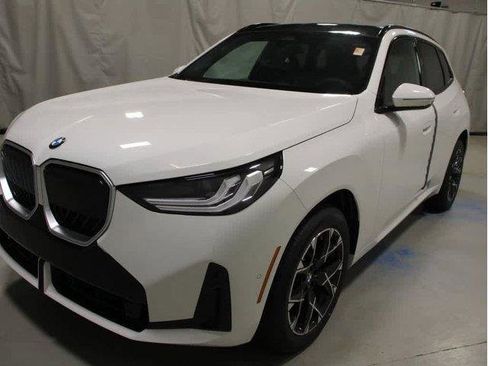 Used 2025 BMW X3 xDrive30i w/ M Sport Package AWD/4WD image 2