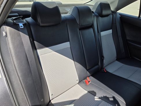 Used 2013 Toyota Camry SE FWD image 18