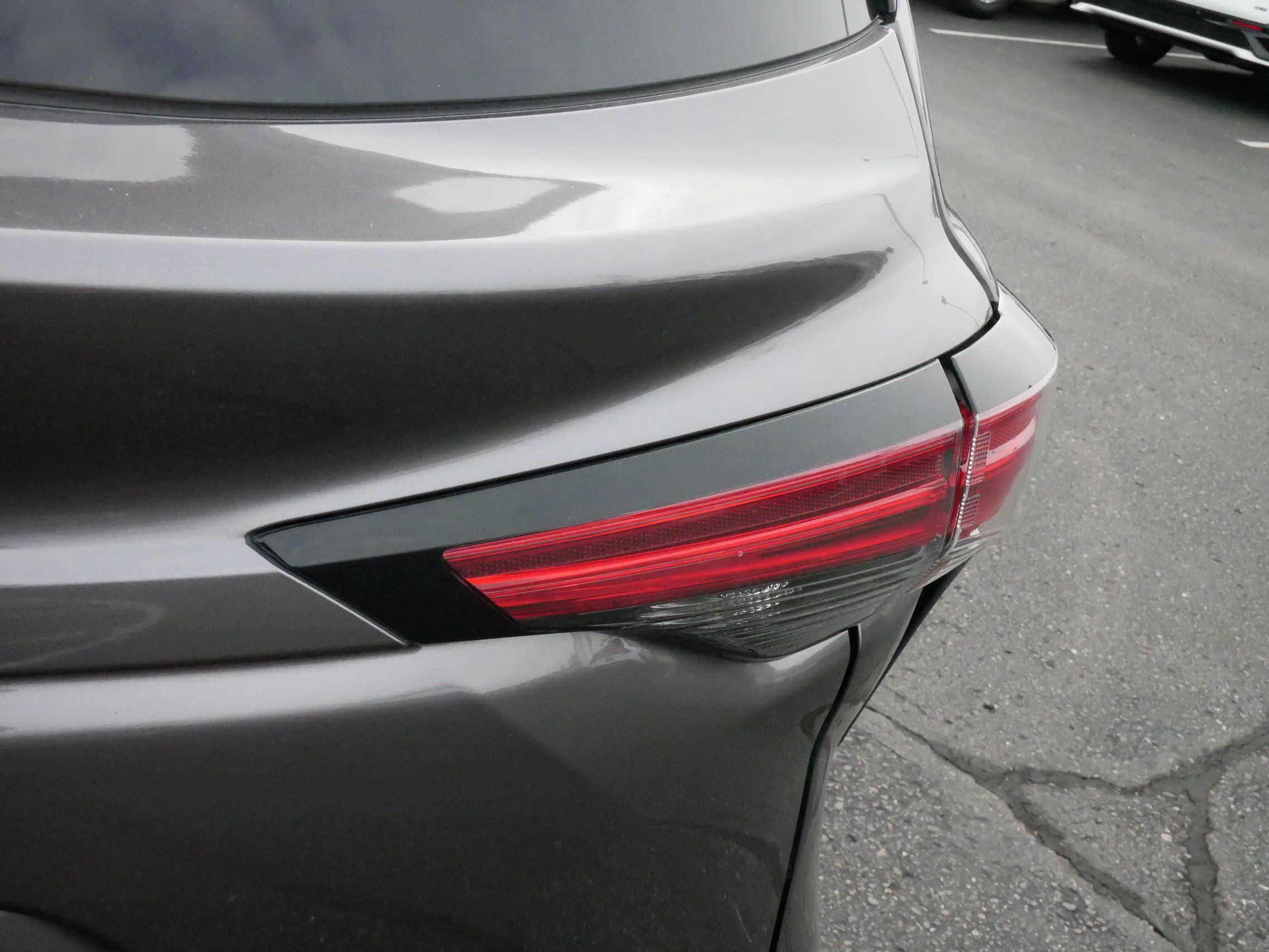 Certified 2022 Toyota Sienna XSE FWD image 17
