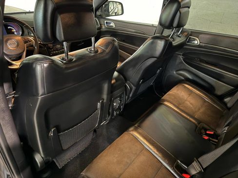 Used 2021 Jeep Grand Cherokee Laredo X image 9