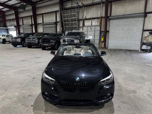 Used 2020 BMW 230i Convertible image 10
