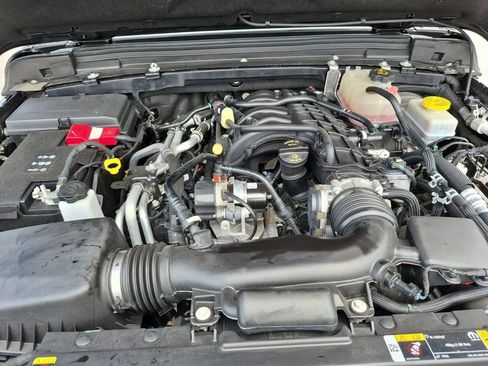 Used 2022 Jeep Wrangler Unlimited Sport AWD/4WD image 32