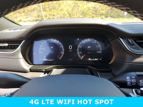 New 2025 Jeep Grand Cherokee Limited w/ Luxury Tech Group II image 13