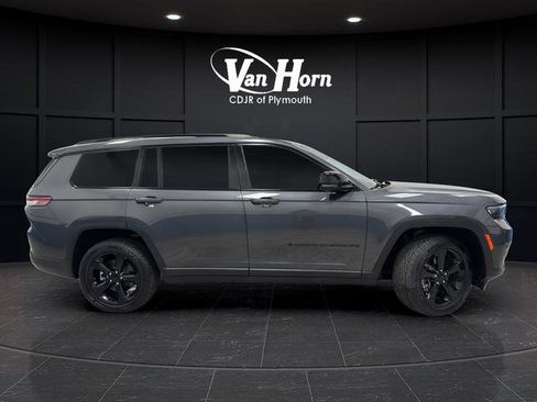 Used 2023 Jeep Grand Cherokee L Laredo AWD/4WD image 2