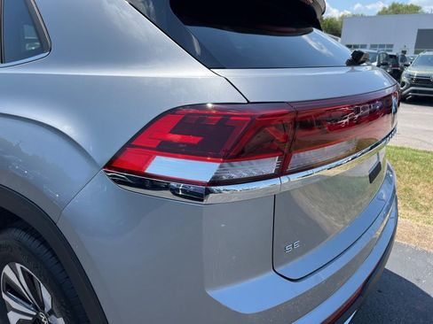 New 2026 Volkswagen Atlas Cross Sport SE FWD image 12