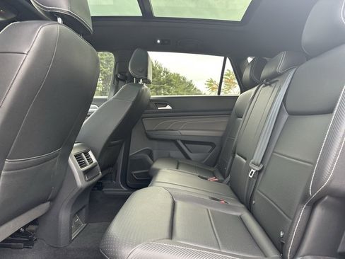 Used 2023 Volkswagen Atlas Cross Sport SEL R-Line image 22
