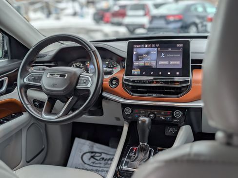 Used 2022 Jeep Compass Limited image 15
