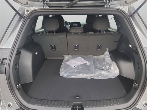 New 2026 Chevrolet Equinox LT image 8