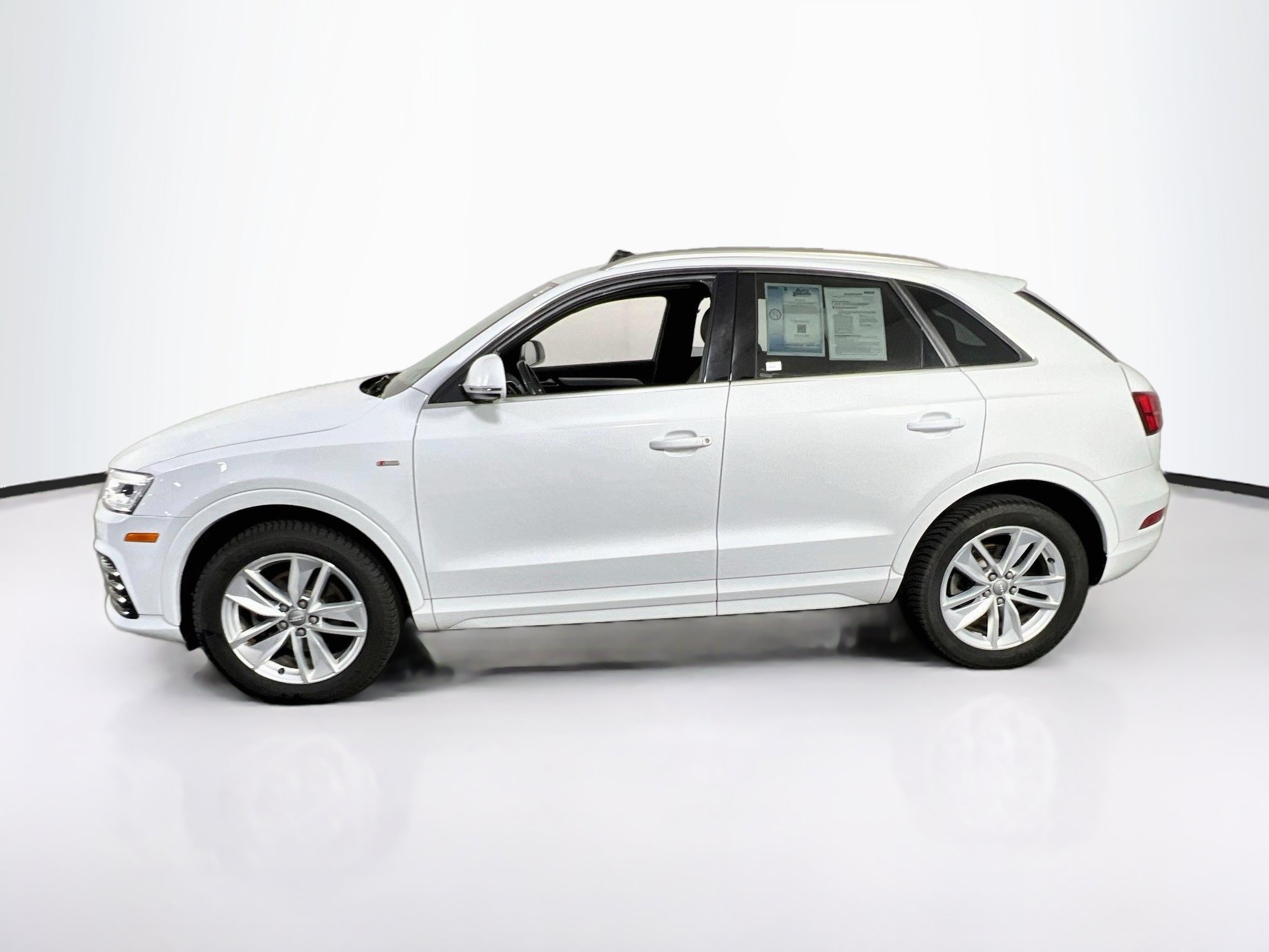 Used 2018 Audi Q3 2.0T Premium Plus w/ Premium Plus Package AWD/4WD image 8