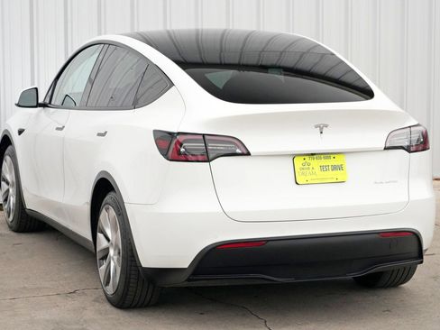 Used 2020 Tesla Model Y Long Range image 50