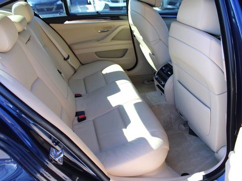 Used 2011 BMW 550i Sedan image 19