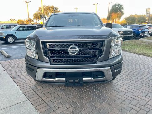 Used 2022 Nissan Titan SV image 9