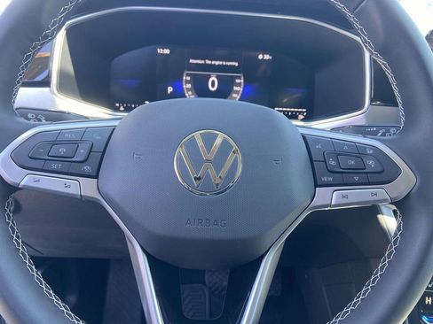 New 2026 Volkswagen Taos SE FWD image 16