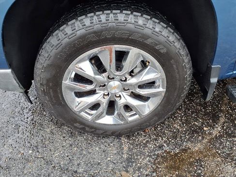 Used 2024 Chevrolet Silverado 1500 LT image 6