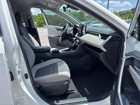 Used 2024 Toyota RAV4 XLE FWD image 24