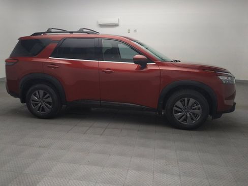 Used 2023 Nissan Pathfinder SV w/ Lighting Package (N92) FWD image 11
