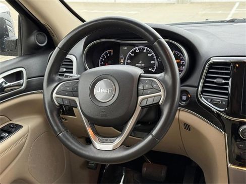 Used 2021 Jeep Grand Cherokee Limited image 13