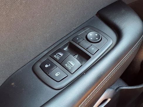 Used 2022 Dodge Challenger SXT w/ Blacktop Package image 10