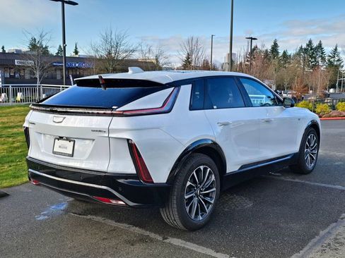 New 2026 Cadillac Lyriq Premium Sport image 5