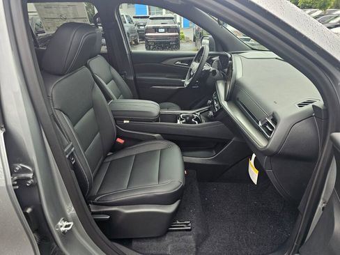 New 2025 Chevrolet Traverse LT image 29