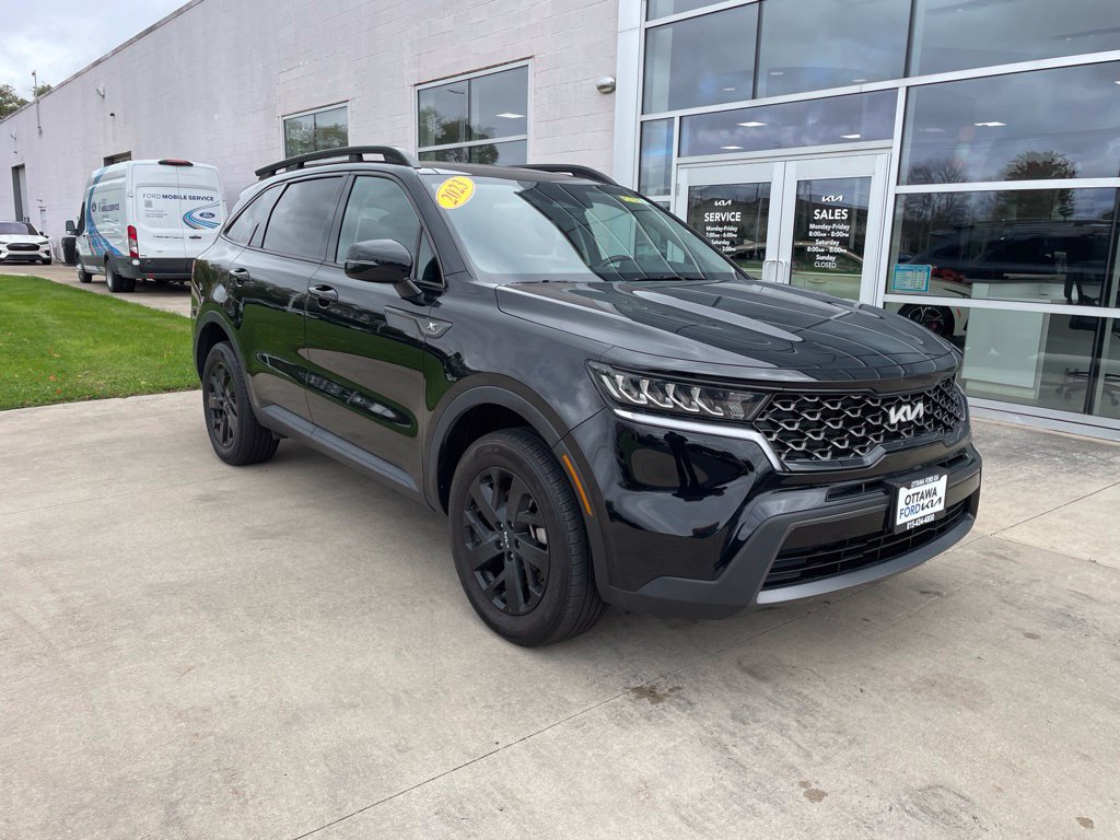 Used 2023 Kia Sorento S w/ Panoramic Sunroof Package AWD/4WD image 1